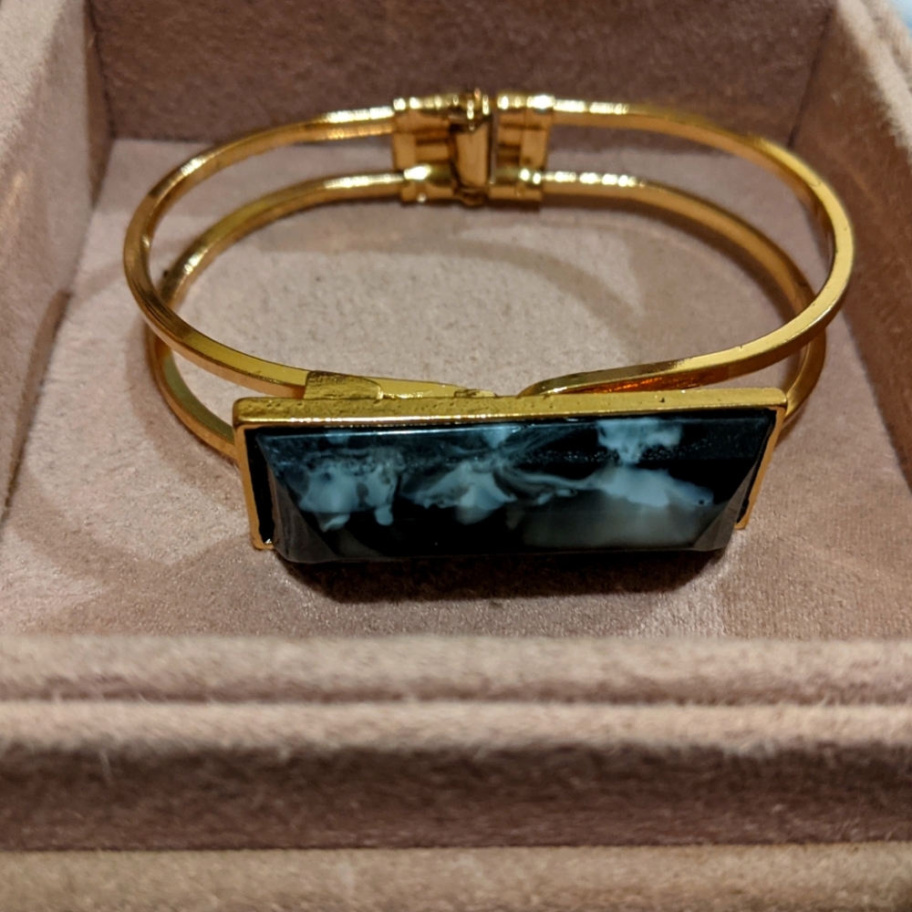 Black and Grey Marble Stone Clasp Gold Bangle